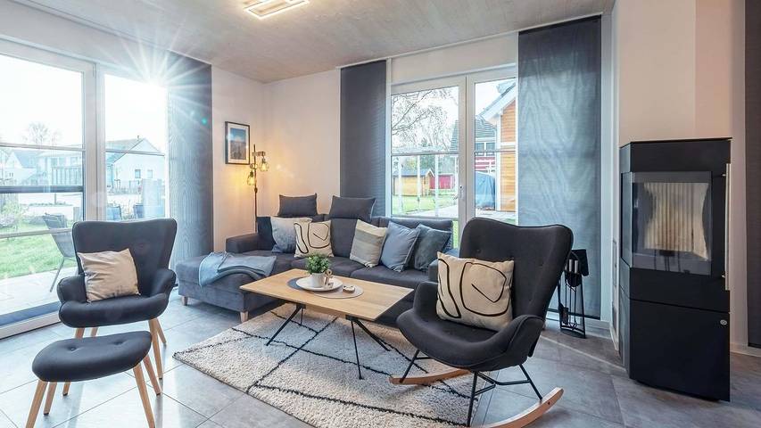 Ferienhaus für 7 Personen, mit Seeblick und Garten in Fuhlendorf