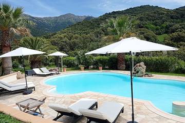 Gîte pour 4 personnes, avec terrasse et jardin à Bastelica