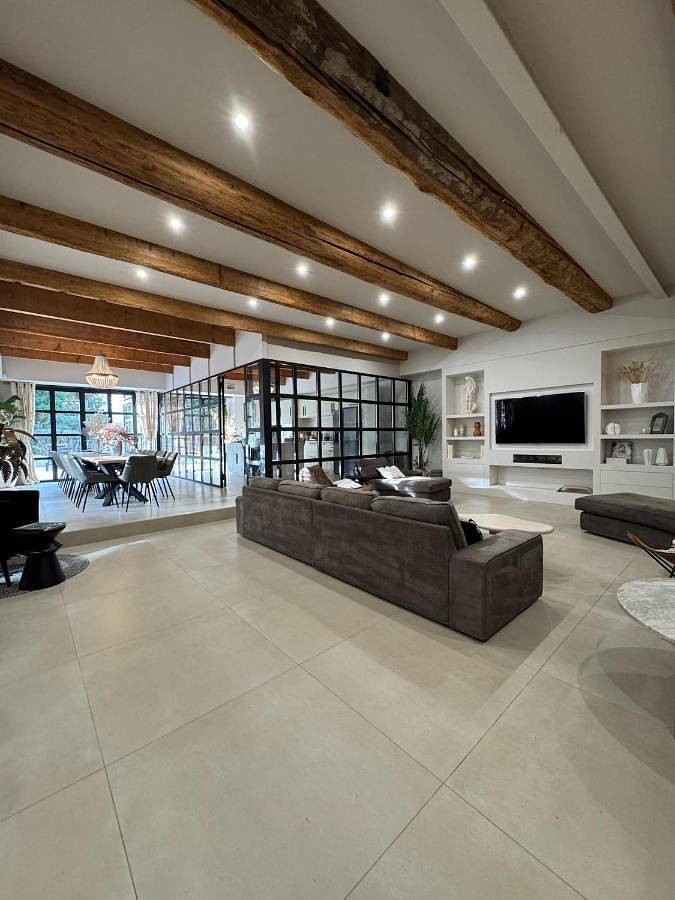 Maison d’hôte pour 20 personnes, avec piscine et jardin