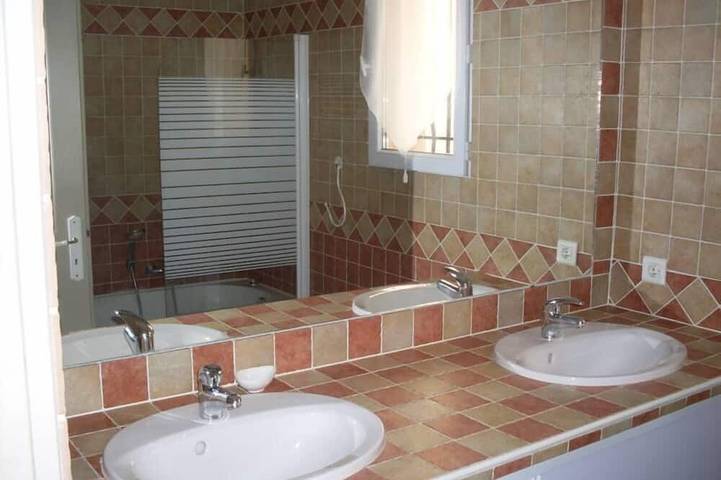 Tourrettes:villa climatisée, piscine privée possibilité chauffée avril à sept in Tourrettes, Région de Draguignan