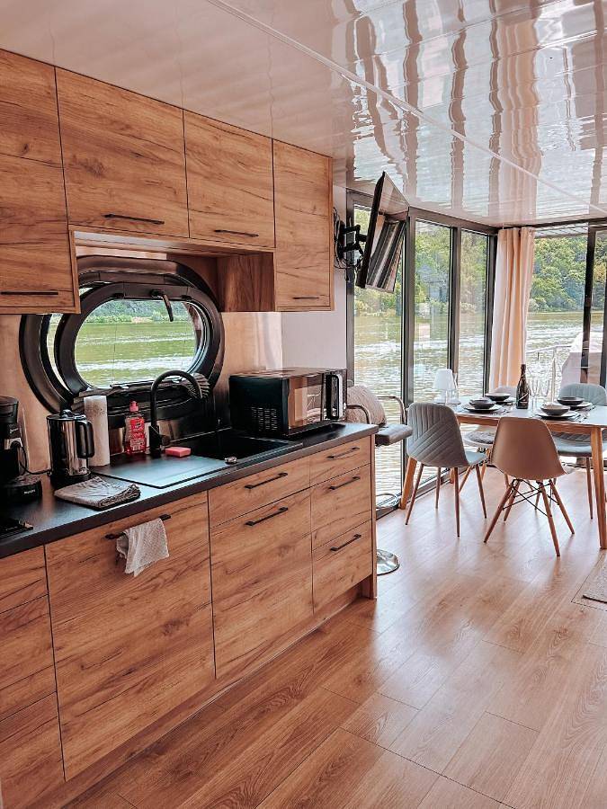 Boot für 4 Personen, mit Terrasse und Ausblick an der Mosel - 4