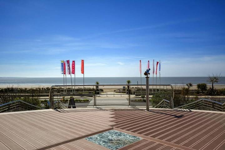 Hôtel pour 2 personnes, avec terrasse et jacuzzi, animaux acceptés dans Casino De Saint Brevin Les Pins