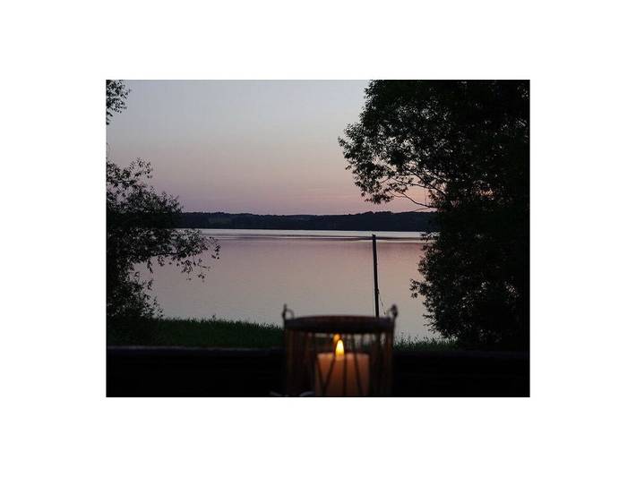 Ferienhaus für 4 Personen, mit Balkon und Terrasse sowie Seeblick in Groß Nemerow