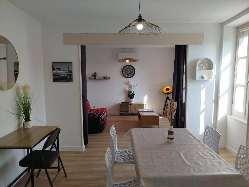 Appartement entier, Two-Bedroom Apartment in Montélimar, Région de nyons