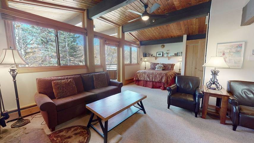 Vacation rental for 4 people, with hot tub and balcony in Snowmass Village