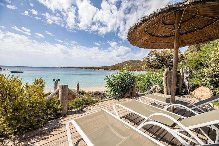 Location de vacances pour 4 personnes, avec jardin et vue à Pianottoli-Caldarello