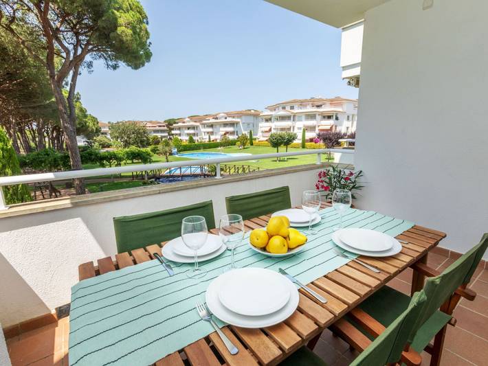 Ferienwohnung für 4 Personen, mit Terrasse und Kinderpool sowie Garten
