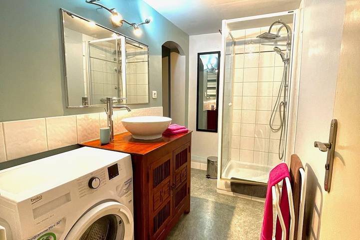 Gîte pour 4 personnes, avec terrasse ainsi que jardin et piscine à Brison-Saint-Innocent - 4