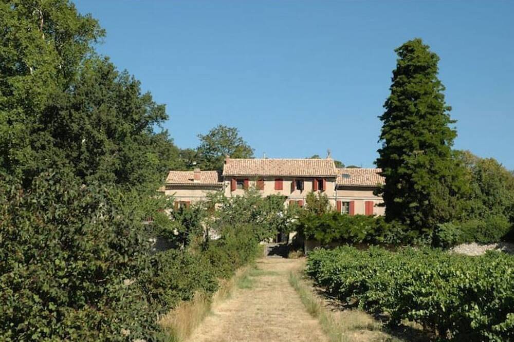 Grande Maison Ancienne avec Piscine/Jardin Privatives sur Nyons in Nyons, Région de nyons
