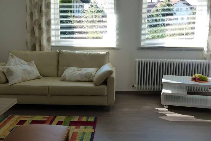 Ganze Wohnung, Souterrainwohnung 49 qm für 1 - 4 Personen mit 1 separaten Schlafzimmer in Grabenstätt, Chiemsee