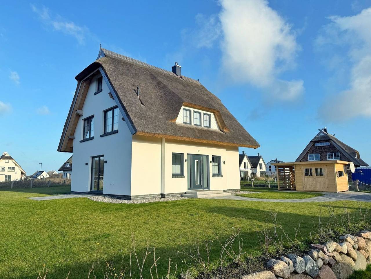 Reethaus "Meerzeit" mit Kamin, Sauna und 3 Schlafzimmern - Ferienhaus mit Sauna und Kamin in Lancken, Dranske