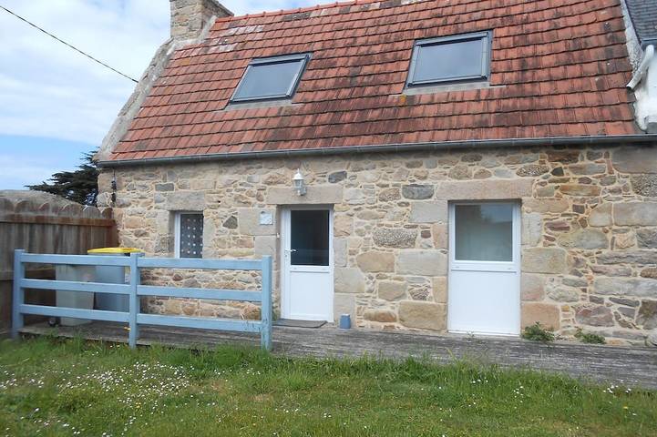 Ferienhaus für 4 Personen, mit Terrasse und Garten in Trégastel