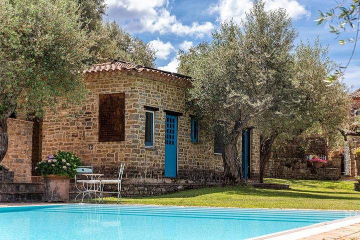 Rustico per 3 persone, con Balcone e Terrazza nonché Idromassaggio e Giardino in Cilento