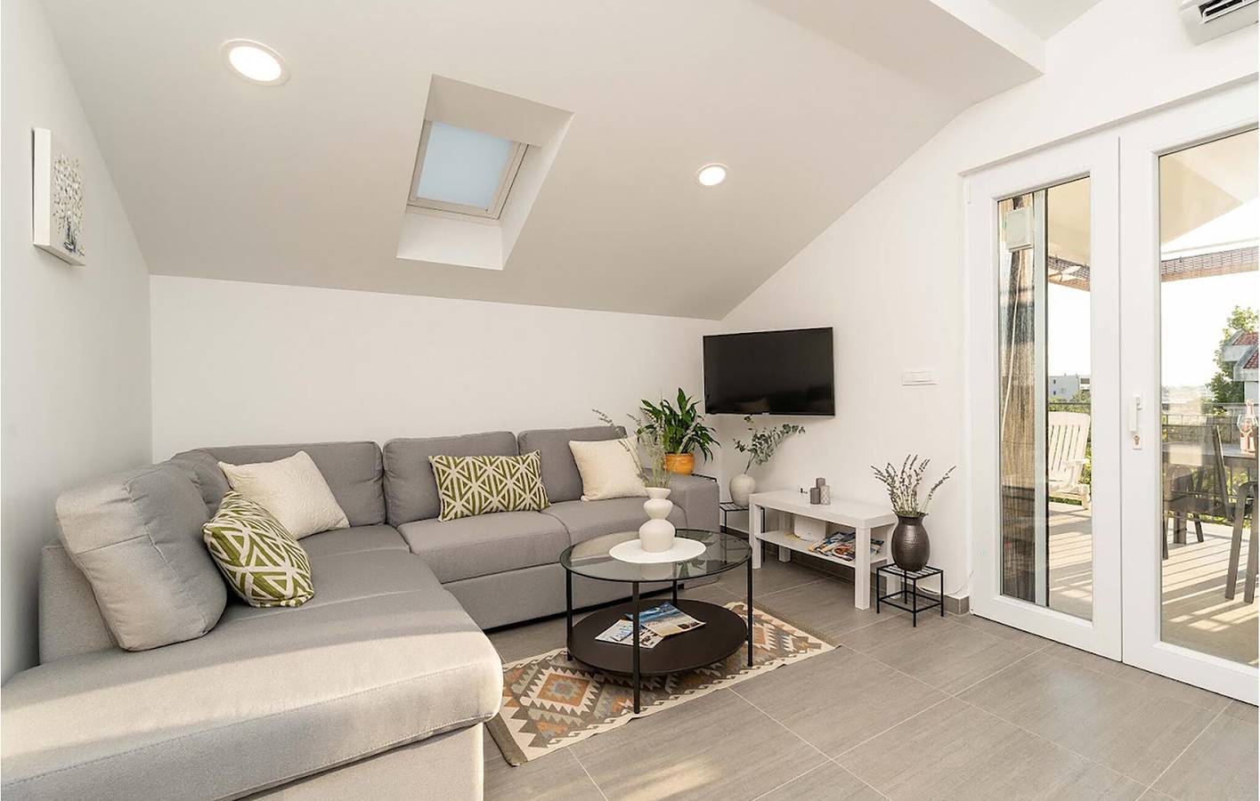 Ganze Ferienwohnung, Ferienwohnung für 6 Personen mit Terrasse in Nin, Zadar