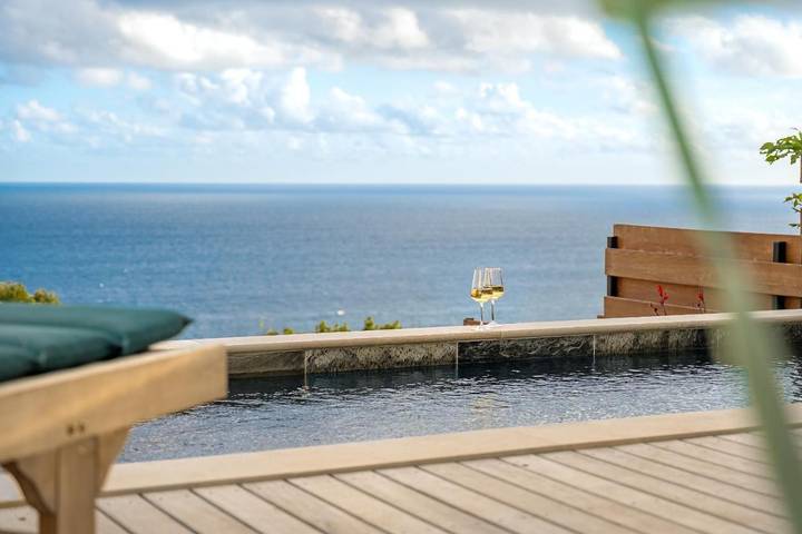 Villa pour 6 personnes, avec vue ainsi que jardin et piscine