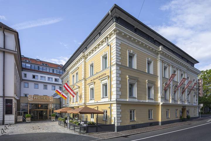 Hotel für 4 Personen, mit Terrasse und Garten sowie Sauna