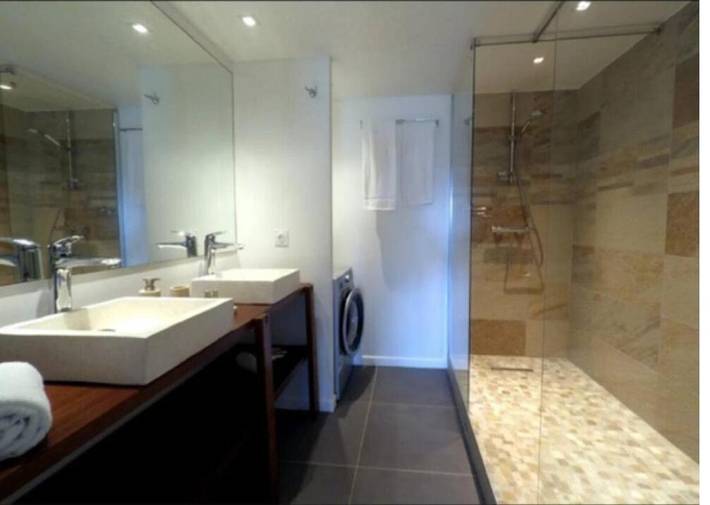 Location de vacances pour 10 personnes, avec vue ainsi que piscine et jardin dans Baignoire de Joséphine - 4