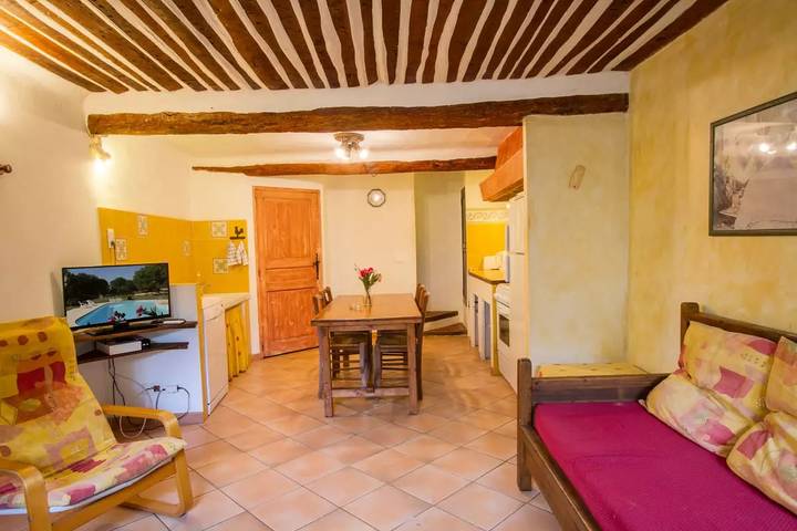 Location de vacances pour 6 personnes, avec piscine et terrasse à Flayosc - 2