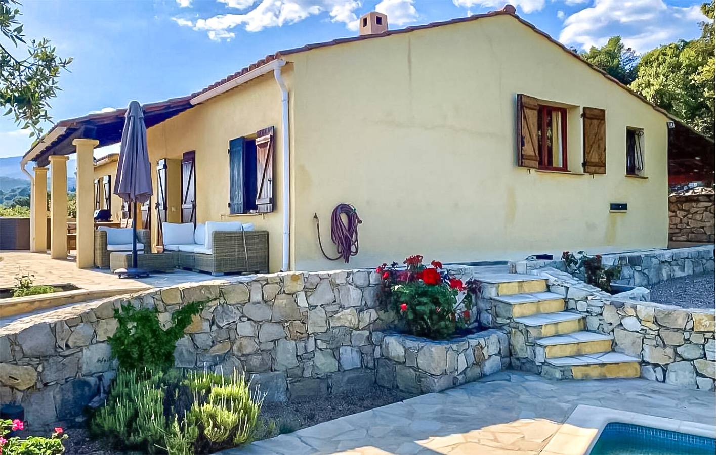 Charmant appartement de 2 chambres avec piscine et terrasse à Mons (Var) in Mons (Var), Région de Draguignan