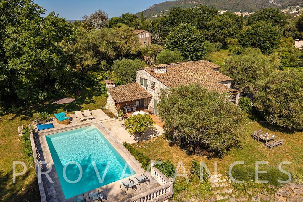 Villa pour 8 personnes avec balcon/terrasse in Tourrettes-sur-Loup, Côte méditerranéenne (France)