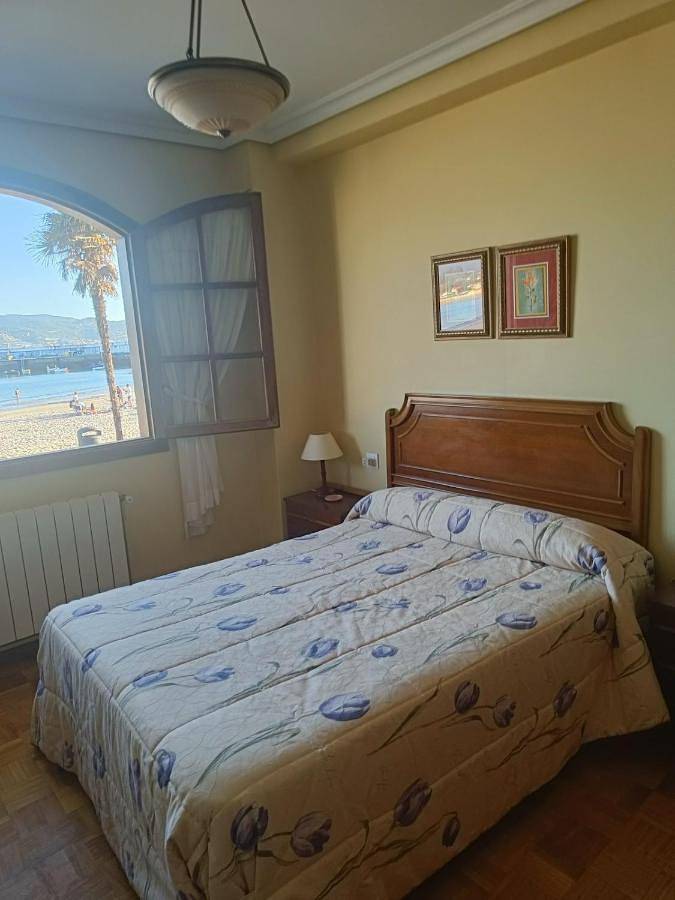 Apartamento inteiro, Two-Bedroom Apartment in Praia da Madorra (Nigrán), Nigrán