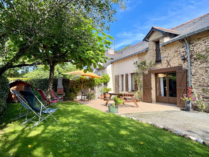 Gîte pour 9 personnes, avec Terrasse et Jardin à Notre-Dame-des-Landes