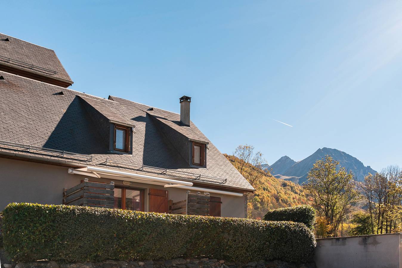 Gîte 'Clarabide' avec vue sur la montagne, terrasse privée et Wi-Fi in Loudenvielle, Pyrénées