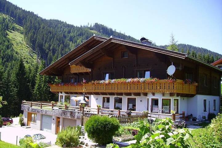 Vakantieappartement voor 4 personen, with sauna and tuin as well as balkon in Filzmoos