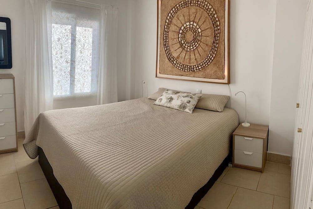Apartamento entero, Apartamento frente a la playa en Riviera, hermoso jardín con piscina, cerca del golf in La Cala de Mijas, Mijas