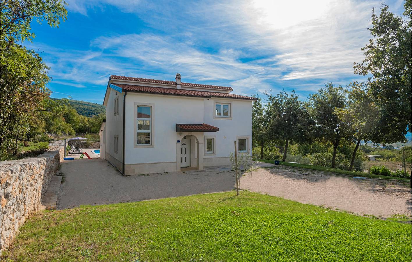 Charmantes Apartment mit Pool und Terrasse in der Nähe von Imotski und dem Modro Jezero in Imotski, Makarska Riviera