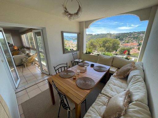 Gîte pour 5 personnes, avec piscine et terrasse, animaux acceptés dans Office De Tourisme De Saint Mandrier