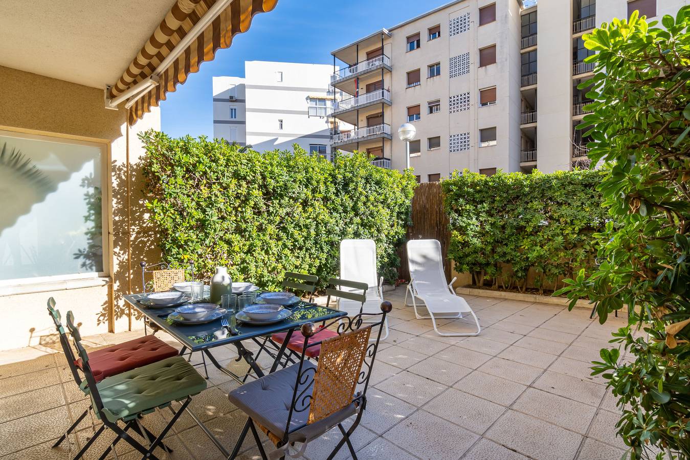 Entire apartment, Holiday apartment for 6 people with terrace in La Pineda, Platja de la Pineda