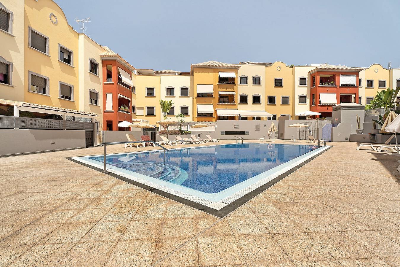Ganze Wohnung, Ferienwohnung "Montenerife Adeje" mit Gemeinschaftspool und Wlan in La Postura, Adeje