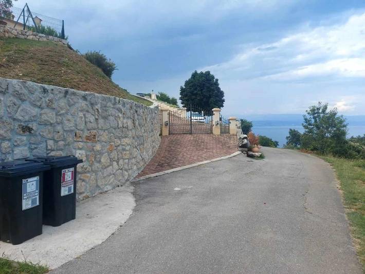 Location de vacances pour 4 personnes, avec vue ainsi que piscine et jardin dans Mošćenice - 4