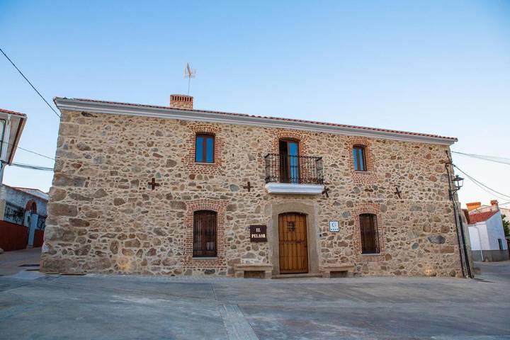 Casa rural con piscina para 2 personas, con jacuzzi y piscina además de terraza y jardín en Provincia de Cáceres