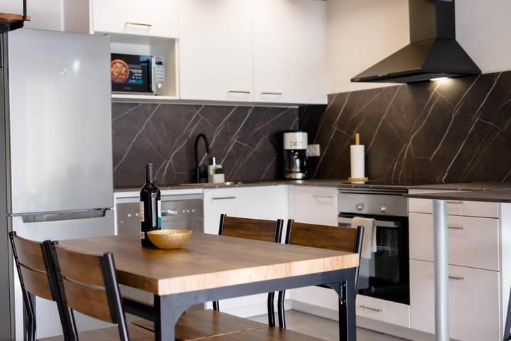 Casa para 5 personas, con piscina además de jardín y vistas en Comarca de Orense
