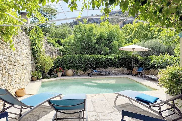 Ferienhaus für 3 Personen, mit Pool und Garten sowie Terrasse, mit Haustier - 1