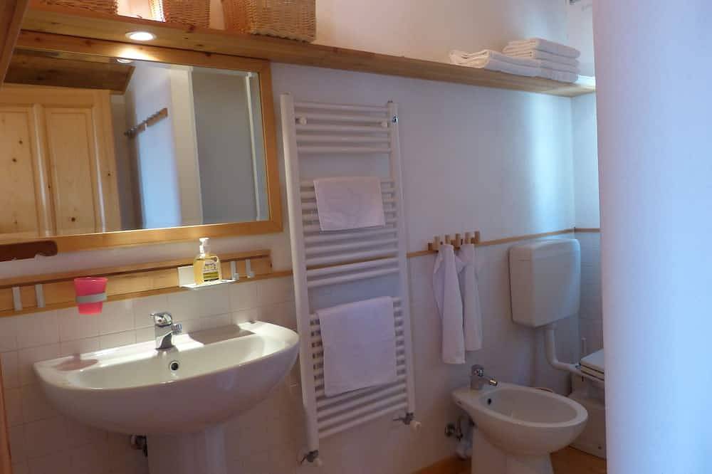 Entire apartment, Is a small apartment recently restored. Ideal for a couple. in Chiavari, Riviera di Levante