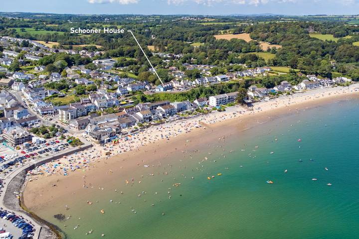Apartamento entero, Schooner House - Panoramic Sea Views and Parking in Saundersfoot, Pembrokeshire
