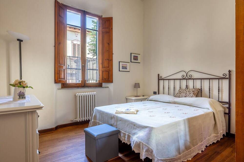 Casa Oliva With Garden And Wifi in Colle di Val d'Elsa, Siena Provinz