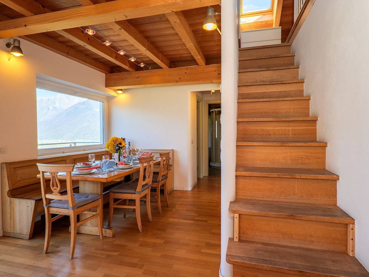 Appartement entier, Appartement de vacances pour 9 personnes avec vue in Colico, Alpes orobiennes occidentales