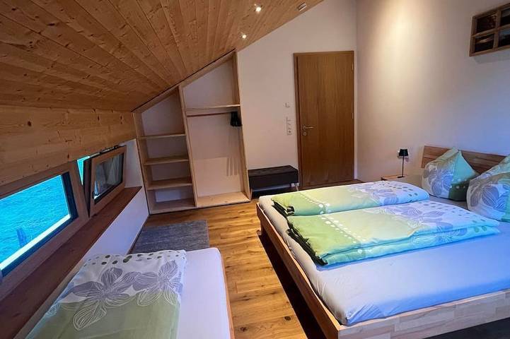 Ferienwohnung für 10 Personen, mit Garten und Balkon in Schnepfau - 2