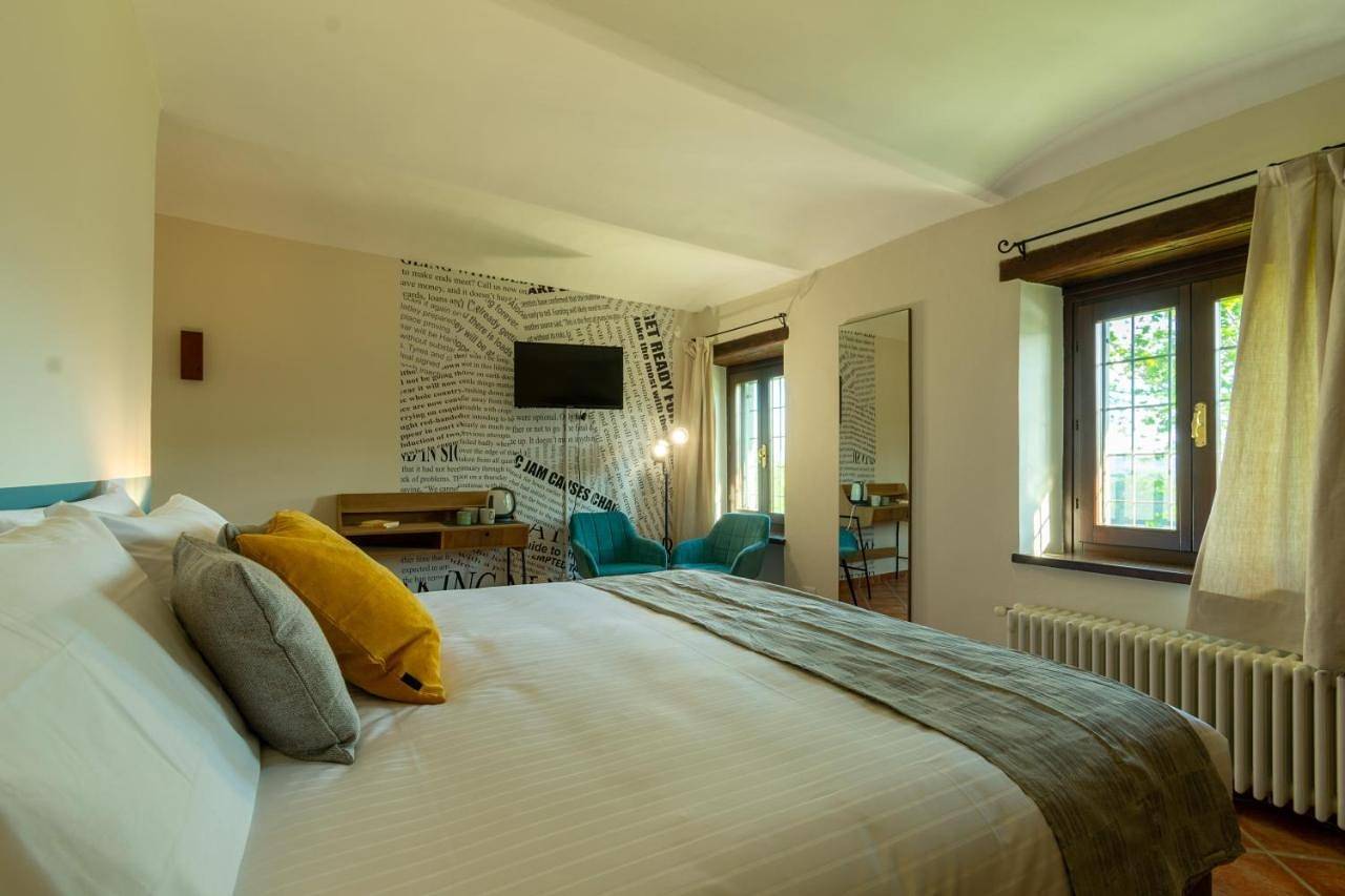 Quattrovigne - Country House in Mango , Langhe