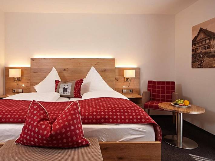 Hôtel pour 3 personnes, avec piscine ainsi que jardin et sauna