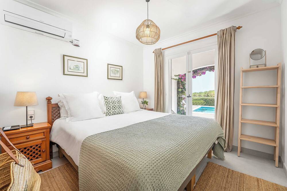 Villa Raia - modernisierte und voll ausgestattete 5-Bett-Villa in der Nähe von Strand und Restaurants in Binibeca, Sant Lluís