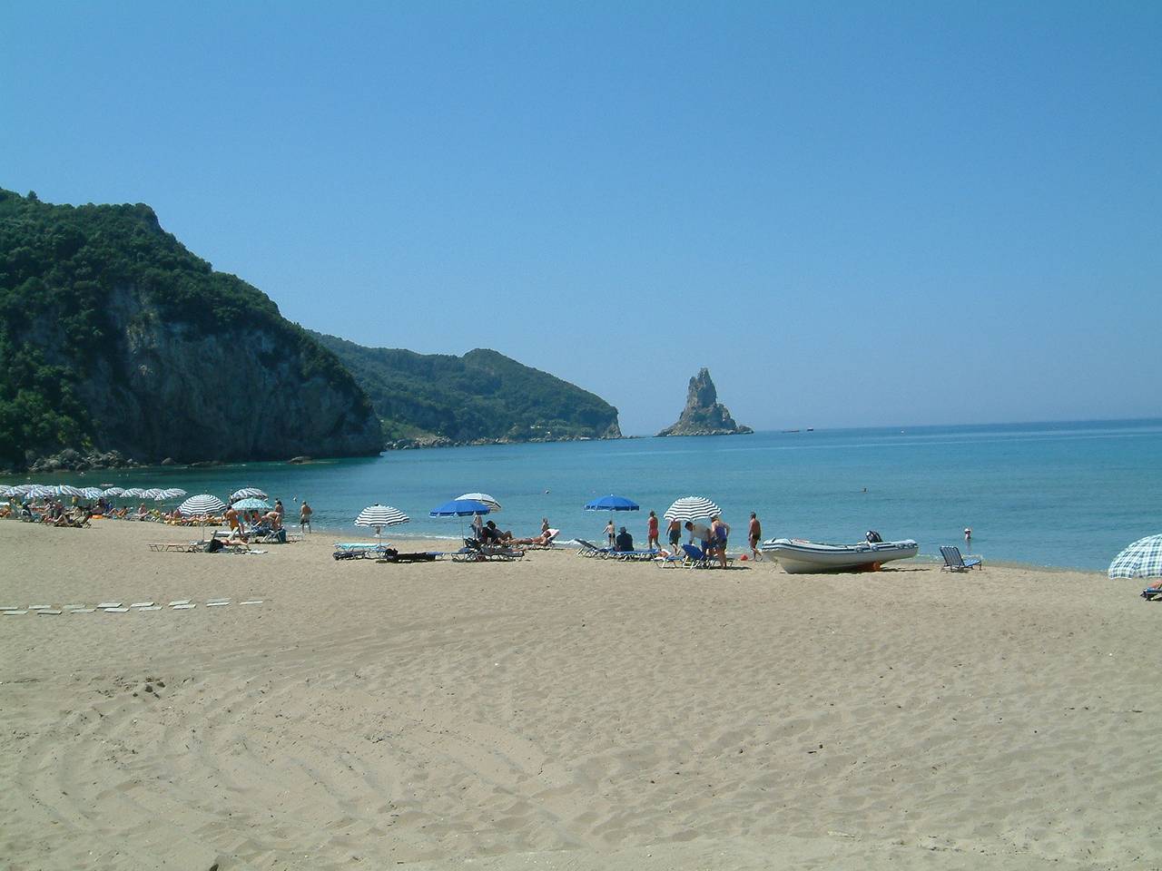 Entire apartment, Holiday Studio Apartments "yannis" on the beach of Agios Gordios in Corfu in Agios Gordios, Corfu