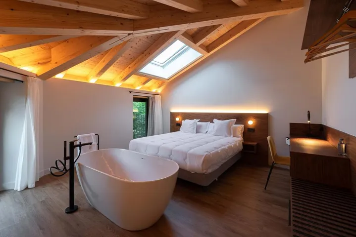 Hotel for 2 people, with balcony and view - 1