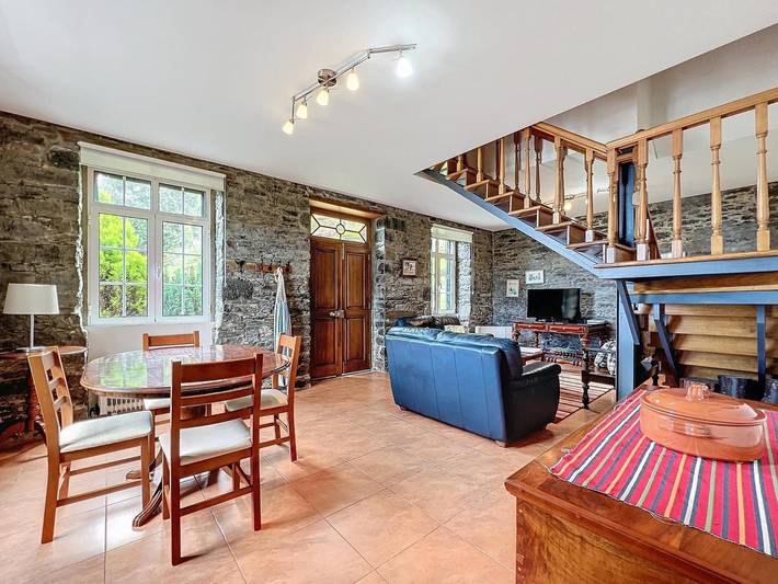 Villa 'Quinta Do Serrado' with Sea View, Private Garden and Wi-Fi in Ribeira da Janela, Madeira