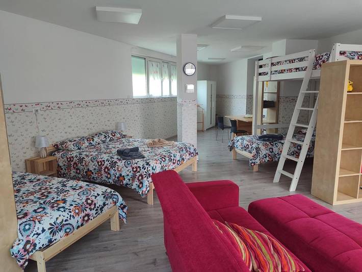 Ferienwohnung für 8 Personen, mit Terrasse und Garten sowie Ausblick in Dro