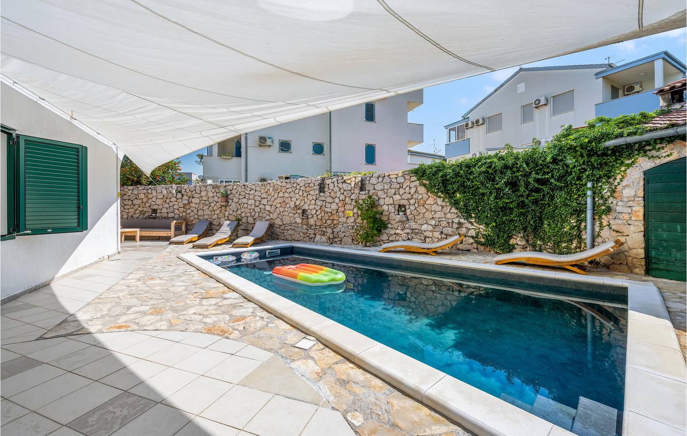 Ganze Ferienwohnung, Ferienwohnung für 10 Personen mit Terrasse in Općina Murter-Kornati, Murter